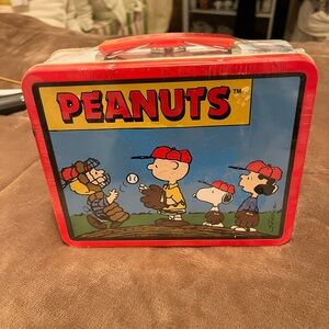 Peanuts Red and Blue Toy Box